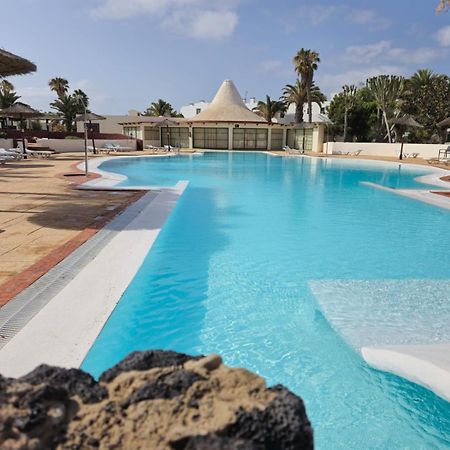 Bungalow Goa Pool View, Playa Roca Residence Sea Front Access - Free Ac - Wifi Costa Teguise Exterior foto